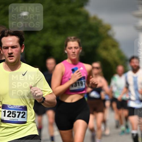 29.06.2025 - hella hamburg halbmarathon Dr. Thomas Lammeyer http://msf.ph/oto/8373397 29.06.2025 10:20:00 Kennedybrücke 1212, 1308, 1651, 2071, 2076, 2436, 2601, 2835, 3167, 4583, 4828, 5046, 5423, 7897, 8057, 8169, 8274, 8554, 8746, 9192, 9307, 9601, 9784, 9881, 10608, 10844, 11113, 11303 meine-sportfotos.de