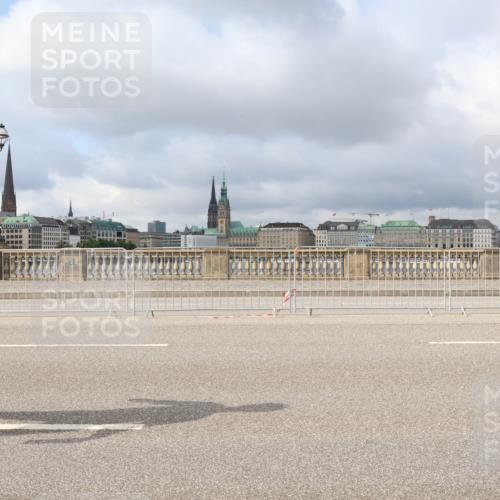 29.06.2025 - hella hamburg halbmarathon Lena Gebhardt http://msf.ph/oto/8373455 29.06.2025 09:12:24 Lombardsbrücke  meine-sportfotos.de