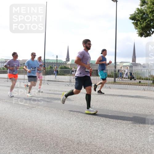 29.06.2025 - hella hamburg halbmarathon Lena Gebhardt http://msf.ph/oto/8373466 29.06.2025 10:02:19 Lombardsbrücke 3976, 2323, 1128, 1254, 1364, 1432, 1453, 1733, 2142, 2322, 2323, 2685, 2712, 3169, 3780, 3976, 4066, 4286, 4985, 5742, 5763, 6166, 6295, 6322, 6327, 6438, 6595, 6708, 6860, 7031, 7049, 7189, 7223, 7243, 7323, 7869, 8003, 8749, 9020, 9021, 9131, 9156, 9230, 9353, 9554, 9741, 9928, 10177, 10866, 11191, 11554, 11670, 11702, 11782, 11871, 11938, 12315, 12316, 12491, 14471, 14660, 14677, 16420 meine-sportfotos.de