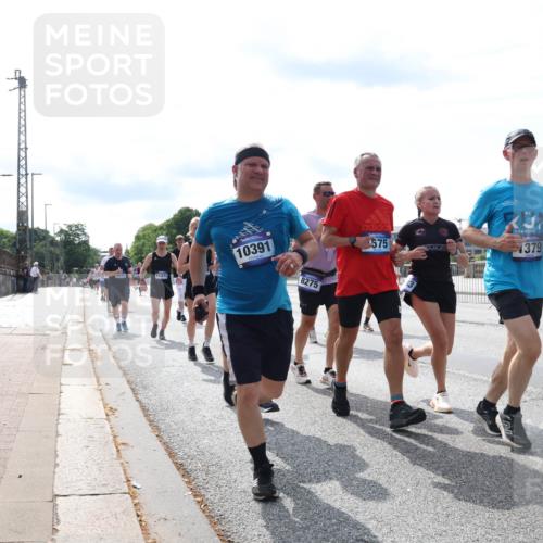 29.06.2025 - hella hamburg halbmarathon Lena Gebhardt http://msf.ph/oto/8373471 29.06.2025 10:15:03 Lombardsbrücke 11271, 10391, 8275, 575, 1379, 5800, 1071, 1296, 1379, 1524, 1575, 1728, 1745, 2046, 2140, 2281, 2601, 2690, 2990, 3025, 3154, 3454, 3507, 3509, 3513, 3650, 3691, 3834, 3844, 4495, 4641, 5191, 5271, 5608, 5800, 5981, 5986, 6181, 6248, 6317, 6935, 7195, 7439, 7452, 7881, 8055, 8147, 8237, 8239, 8256, 8275, 8522, 8563, 8609, 8755, 8854, 9113, 9173, 9556, 9663, 9709, 9847, 9911, 9975, 9997, 10391, 10589, 10610, 10717, 10963, 11271, 11598 meine-sportfotos.de