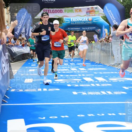 29.06.2025 - hella hamburg halbmarathon Strokosch-Dieckow http://msf.ph/oto/8373475 29.06.2025 10:49:02 Ziel 1381, 1452, 2260, 3213, 3985, 4832, 4847, 4890, 6389, 7297, 8302, 8821, 8889, 9695, 10184, 12534, 13183, 13614, 13688, 16414, 16627, 17173, 17632, 18598, 18842 meine-sportfotos.de