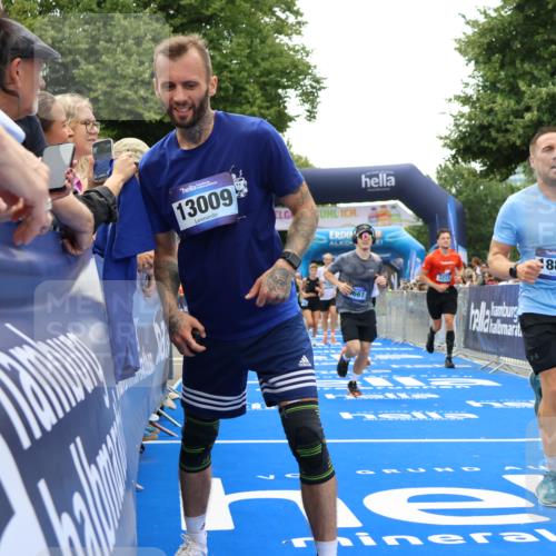 29.06.2025 - hella hamburg halbmarathon Strokosch-Dieckow http://msf.ph/oto/8373495 29.06.2025 10:48:53 Ziel 1381, 1452, 1884, 1892, 2260, 3213, 3985, 7067, 8821, 8889, 9482, 9661, 9695, 11519, 12421, 12534, 13009, 13183, 13688, 13976, 15309, 16653, 17007, 18873 meine-sportfotos.de