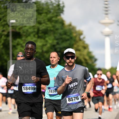 29.06.2025 - hella hamburg halbmarathon Dr. Thomas Lammeyer http://msf.ph/oto/8373506 29.06.2025 09:58:08 Kennedybrücke 1098, 1119, 1171, 1342, 1399, 1413, 1750, 1892, 1942, 2020, 2188, 2442, 2470, 2561, 2842, 2889, 3477, 3562, 4017, 4029, 4185, 4270, 4816, 5020, 5447, 5706, 5884, 6198, 6266, 6630, 6819, 7087, 7297, 7709, 8142, 8374, 8482, 8576, 9051, 9463, 9619, 10237, 10529, 11422 meine-sportfotos.de