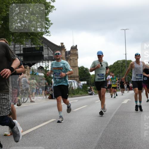 29.06.2025 - hella hamburg halbmarathon Yannick Fuchs http://msf.ph/oto/8373550 29.06.2025 10:53:50 20KM 1019, 1544, 2780, 3169, 3780, 4238, 4379, 4986, 5272, 6327, 6470, 7259, 7824, 8030, 8326, 8481, 8749, 8807, 9741, 9985, 10271, 10281, 10301, 10488, 11018, 11114, 11158, 11159, 11250, 11757, 12406, 12422, 12446, 12779, 13036, 13706, 13847, 13993, 14471, 14823, 15083, 15525, 15673, 15785, 15914, 16227, 16530, 16608, 16754, 16915, 17304, 17860, 18130, 18377, 18624, 18855, 19178 meine-sportfotos.de