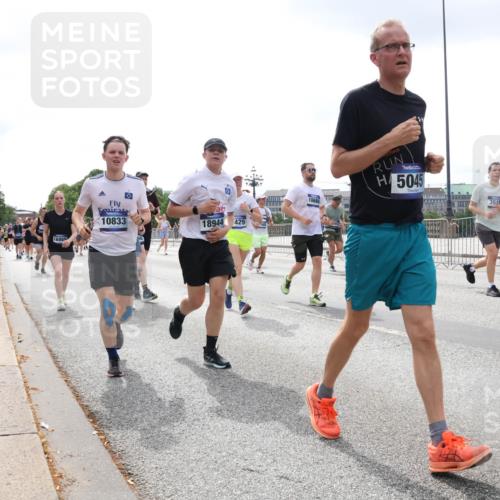 29.06.2025 - hella hamburg halbmarathon Lena Gebhardt http://msf.ph/oto/8373559 29.06.2025 10:39:52 Lombardsbrücke 16869, 10833, 18944, 429, 10666, 5045, 3046, 1058, 1076, 1291, 1586, 1691, 1899, 2254, 2313, 2578, 2866, 2888, 2976, 3046, 3353, 3882, 3883, 3884, 4173, 4298, 4471, 4609, 4752, 4855, 5045, 5229, 5654, 5701, 5877, 5901, 6097, 6321, 6427, 6428, 6548, 6698, 6719, 6726, 6739, 6748, 6750, 6890, 7045, 7053, 7125, 7199, 7429, 7455, 7456, 7684, 8107, 8612, 8995, 9569, 9698, 9747, 9777, 10441, 10512 meine-sportfotos.de