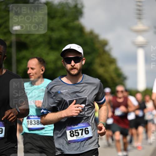 29.06.2025 - hella hamburg halbmarathon Dr. Thomas Lammeyer http://msf.ph/oto/8373636 29.06.2025 09:58:09 Kennedybrücke 1098, 1119, 1171, 1342, 1399, 1413, 1750, 1892, 1942, 2020, 2367, 2442, 2470, 2561, 2842, 2889, 3562, 4017, 4029, 4270, 4816, 5020, 5447, 5706, 5884, 6198, 6266, 6630, 6819, 7087, 7297, 7709, 8142, 8374, 8482, 8576, 8916, 9051, 9463, 9619, 10057, 10237, 10529, 11422 meine-sportfotos.de