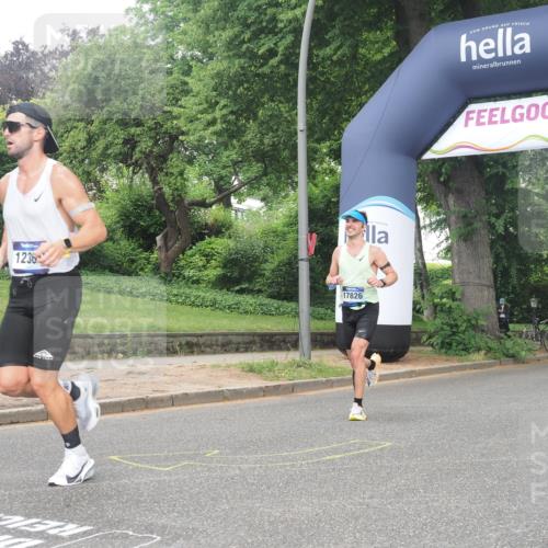 29.06.2025 - hella hamburg halbmarathon KatJ http://msf.ph/oto/8373684 29.06.2025 10:23:58 Zwischen KM18-KM19 1002, 1644, 8395 meine-sportfotos.de
