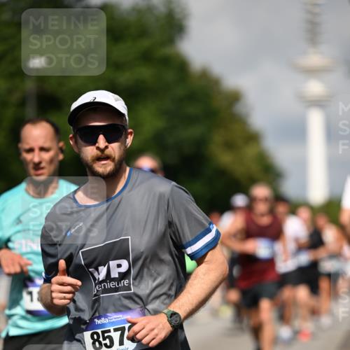 29.06.2025 - hella hamburg halbmarathon Dr. Thomas Lammeyer http://msf.ph/oto/8373758 29.06.2025 09:58:09 Kennedybrücke 1098, 1119, 1171, 1342, 1399, 1413, 1750, 1892, 1942, 2020, 2367, 2442, 2470, 2561, 2842, 2889, 3562, 4017, 4029, 4270, 4816, 5020, 5447, 5706, 5884, 6198, 6266, 6630, 6819, 7087, 7297, 7709, 8142, 8374, 8482, 8576, 8916, 9051, 9463, 9619, 10057, 10237, 10529, 11422 meine-sportfotos.de