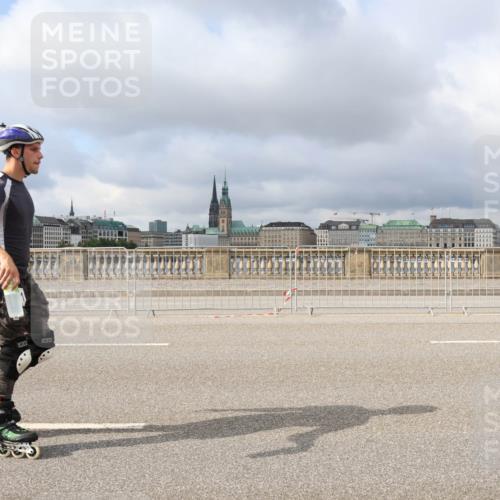 29.06.2025 - hella hamburg halbmarathon Lena Gebhardt http://msf.ph/oto/8373759 29.06.2025 09:12:25 Lombardsbrücke  meine-sportfotos.de