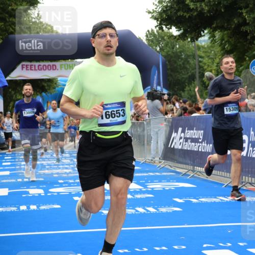 29.06.2025 - hella hamburg halbmarathon Strokosch-Dieckow http://msf.ph/oto/8373801 29.06.2025 10:48:49 Ziel 1094, 1884, 1892, 2442, 3213, 7067, 9482, 9661, 11519, 12421, 12533, 12534, 13009, 13976, 15309, 16653, 17007, 18873 meine-sportfotos.de