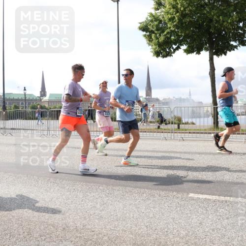29.06.2025 - hella hamburg halbmarathon Lena Gebhardt http://msf.ph/oto/8373875 29.06.2025 10:02:20 Lombardsbrücke 2322, 2323, 3976, 1128, 1254, 1364, 1432, 1453, 1702, 1733, 2142, 2322, 2323, 2685, 2712, 3169, 3780, 3976, 4066, 4286, 4985, 5742, 5763, 6166, 6295, 6322, 6327, 6438, 6595, 6708, 6860, 7031, 7049, 7189, 7223, 7243, 7323, 7869, 8003, 8662, 8749, 9020, 9021, 9131, 9156, 9353, 9554, 9741, 9928, 9986, 10177, 10866, 11191, 11554, 11670, 11702, 11782, 11871, 11938, 12315, 12316, 12491, 14471, 14660, 14677, 16420 meine-sportfotos.de