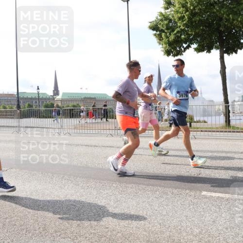 29.06.2025 - hella hamburg halbmarathon Lena Gebhardt http://msf.ph/oto/8373911 29.06.2025 10:02:20 Lombardsbrücke 18130, 3976, 1128, 1254, 1364, 1432, 1453, 1702, 1733, 2142, 2322, 2323, 2685, 2712, 3169, 3780, 3976, 4066, 4286, 4985, 5742, 5763, 6166, 6295, 6322, 6327, 6438, 6595, 6708, 6860, 7031, 7049, 7189, 7223, 7243, 7323, 7869, 8003, 8662, 8749, 9020, 9021, 9131, 9156, 9353, 9554, 9741, 9928, 9986, 10177, 10866, 11191, 11554, 11670, 11702, 11782, 11871, 11938, 12315, 12316, 12491, 14471, 14660, 14677, 16420 meine-sportfotos.de