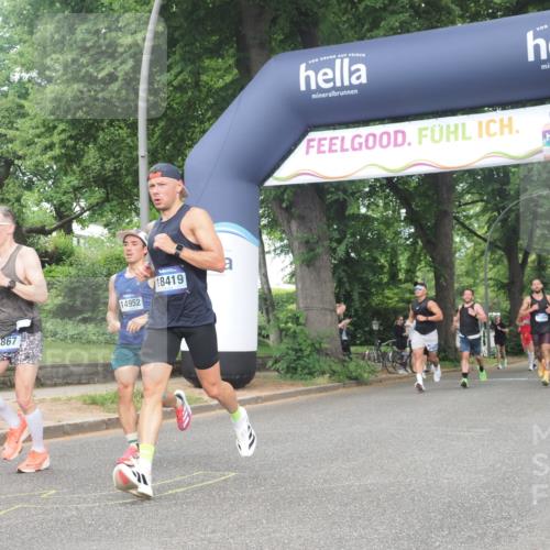 29.06.2025 - hella hamburg halbmarathon KatJ http://msf.ph/oto/8373918 29.06.2025 10:24:06 Zwischen KM18-KM19 7867 meine-sportfotos.de