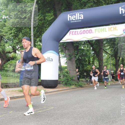29.06.2025 - hella hamburg halbmarathon KatJ http://msf.ph/oto/8373928 29.06.2025 10:24:06 Zwischen KM18-KM19 7867 meine-sportfotos.de