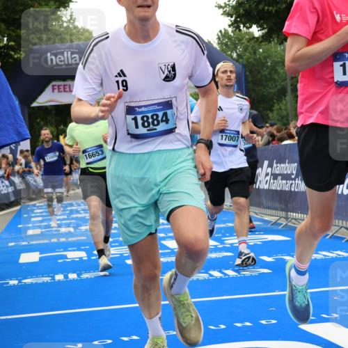 29.06.2025 - hella hamburg halbmarathon Strokosch-Dieckow http://msf.ph/oto/8373940 29.06.2025 10:48:48 Ziel 1094, 1884, 1892, 2442, 7067, 9482, 9661, 11519, 12421, 12533, 13009, 13976, 15309, 15384, 16653, 17007, 18873 meine-sportfotos.de