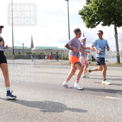 29.06.2025 - hella hamburg halbmarathon Lena Gebhardt http://msf.ph/oto/8373943 29.06.2025 10:02:21 Lombardsbrücke 18130, 3976, 1128, 1254, 1364, 1432, 1453, 1702, 1733, 2142, 2322, 2323, 2685, 2712, 2819, 3169, 3225, 3780, 3976, 4066, 4286, 4985, 5742, 5763, 6166, 6295, 6322, 6327, 6595, 6708, 6860, 7031, 7049, 7189, 7223, 7243, 7323, 7869, 8003, 8662, 8749, 9020, 9021, 9131, 9156, 9353, 9554, 9741, 9928, 9986, 10177, 10539, 10866, 11191, 11554, 11670, 11702, 11782, 11871, 11938, 12315, 12316, 12491, 14471, 14660, 14677, 16420 meine-sportfotos.de