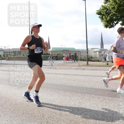 29.06.2025 - hella hamburg halbmarathon Lena Gebhardt http://msf.ph/oto/8373989 29.06.2025 10:02:21 Lombardsbrücke 18130, 3976, 1128, 1254, 1364, 1432, 1453, 1702, 1733, 2142, 2322, 2323, 2685, 2712, 2819, 3169, 3225, 3780, 3976, 4066, 4286, 4985, 5742, 5763, 6166, 6295, 6322, 6327, 6595, 6708, 6860, 7031, 7049, 7189, 7223, 7243, 7323, 7869, 8003, 8662, 8749, 9020, 9021, 9131, 9156, 9353, 9554, 9741, 9928, 9986, 10177, 10539, 10866, 11191, 11554, 11670, 11702, 11782, 11871, 11938, 12315, 12316, 12491, 14471, 14660, 14677, 16420 meine-sportfotos.de