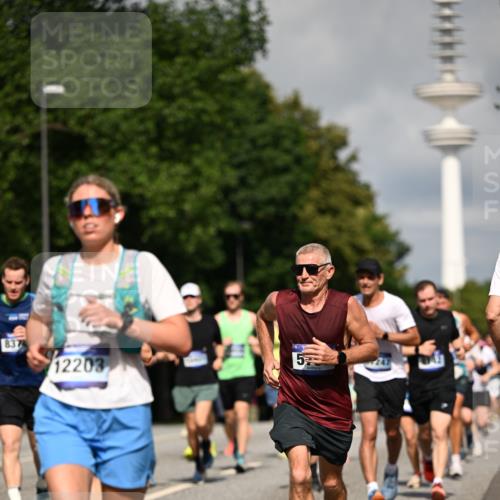 29.06.2025 - hella hamburg halbmarathon Dr. Thomas Lammeyer http://msf.ph/oto/8374043 29.06.2025 09:58:10 Kennedybrücke 1098, 1119, 1171, 1342, 1399, 1750, 1892, 1942, 2020, 2367, 2442, 2470, 2561, 2842, 2889, 3562, 4017, 4029, 4270, 4816, 5020, 5447, 5706, 5884, 6198, 6266, 6290, 6630, 6819, 7087, 7297, 7709, 8142, 8374, 8482, 8576, 8698, 8916, 9051, 9463, 9619, 10057, 10237, 10529, 11422 meine-sportfotos.de