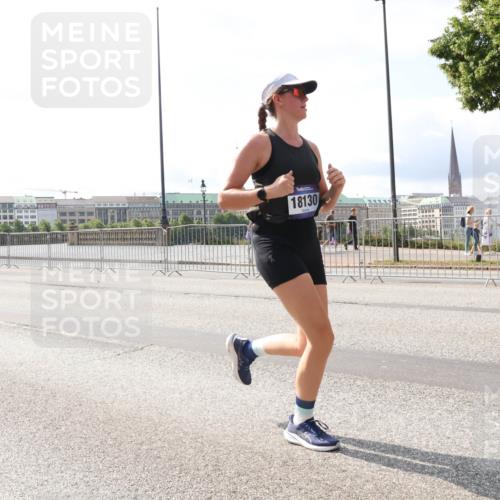 29.06.2025 - hella hamburg halbmarathon Lena Gebhardt http://msf.ph/oto/8374044 29.06.2025 10:02:21 Lombardsbrücke 18130, 1128, 1254, 1364, 1432, 1453, 1702, 1733, 2142, 2322, 2323, 2685, 2712, 2819, 3169, 3225, 3780, 3976, 4066, 4286, 4985, 5742, 5763, 6166, 6295, 6322, 6327, 6595, 6708, 6860, 7031, 7049, 7189, 7223, 7243, 7323, 7869, 8003, 8662, 8749, 9020, 9021, 9131, 9156, 9353, 9554, 9741, 9928, 9986, 10177, 10539, 10866, 11191, 11554, 11670, 11702, 11782, 11871, 11938, 12315, 12316, 12491, 14471, 14660, 14677, 16420 meine-sportfotos.de