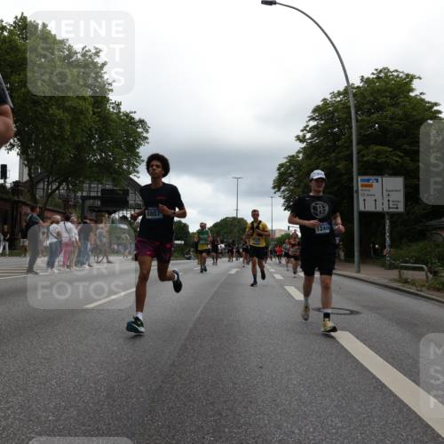 29.06.2025 - hella hamburg halbmarathon Yannick Fuchs http://msf.ph/oto/8374048 29.06.2025 10:53:53 20KM 1019, 1544, 2780, 3169, 3780, 4238, 4379, 4986, 5272, 6327, 6470, 7259, 7824, 8030, 8326, 8481, 8749, 8807, 9741, 9985, 10271, 10281, 10301, 11114, 11158, 11159, 11250, 11757, 12406, 12422, 12446, 13036, 13706, 13847, 13993, 14471, 14823, 15083, 15525, 15673, 15914, 16530, 16608, 17860, 18130, 18200, 18202, 18377, 18624, 19178 meine-sportfotos.de