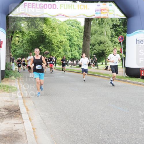 29.06.2025 - hella hamburg halbmarathon MichiJ http://msf.ph/oto/8374098 29.06.2025 10:45:06 Zwischen KM18-KM19 1595, 2606, 5277, 6281, 6302, 9835, 10212, 12735, 13694, 15824, 17455, 18068, 18112, 18492, 18682 meine-sportfotos.de