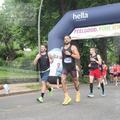 29.06.2025 - hella hamburg halbmarathon KatJ http://msf.ph/oto/8374125 29.06.2025 10:24:09 Zwischen KM18-KM19 1344, 7466, 7867 meine-sportfotos.de