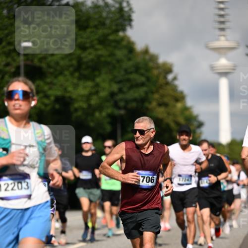 29.06.2025 - hella hamburg halbmarathon Dr. Thomas Lammeyer http://msf.ph/oto/8374138 29.06.2025 09:58:11 Kennedybrücke 1098, 1119, 1171, 1342, 1399, 1750, 1942, 2020, 2222, 2367, 2442, 2470, 2561, 2670, 2842, 2889, 3562, 4017, 4029, 4270, 4816, 5020, 5447, 5706, 5884, 6198, 6266, 6290, 6630, 6819, 7087, 7297, 7709, 8142, 8374, 8482, 8576, 8698, 8916, 9051, 9463, 9619, 10057, 10237, 10529, 11422 meine-sportfotos.de