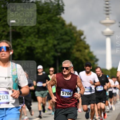 29.06.2025 - hella hamburg halbmarathon Dr. Thomas Lammeyer http://msf.ph/oto/8374168 29.06.2025 09:58:11 Kennedybrücke 1098, 1119, 1171, 1342, 1399, 1750, 1942, 2020, 2222, 2367, 2442, 2470, 2561, 2670, 2842, 2889, 3562, 4017, 4029, 4270, 4816, 5020, 5447, 5706, 5884, 6198, 6266, 6290, 6630, 6819, 7087, 7297, 7709, 8142, 8374, 8482, 8576, 8698, 8916, 9051, 9463, 9619, 10057, 10237, 10529, 11422 meine-sportfotos.de