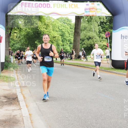 29.06.2025 - hella hamburg halbmarathon MichiJ http://msf.ph/oto/8374190 29.06.2025 10:45:07 Zwischen KM18-KM19 2606, 6281, 9835, 10212, 10896, 12735, 13694, 15824, 17455, 18068, 18112, 18492, 18682 meine-sportfotos.de