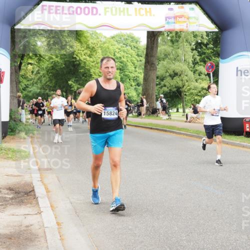 29.06.2025 - hella hamburg halbmarathon MichiJ http://msf.ph/oto/8374195 29.06.2025 10:45:08 Zwischen KM18-KM19 2606, 9835, 10212, 10896, 12735, 13694, 15824, 17455, 18492, 18682 meine-sportfotos.de