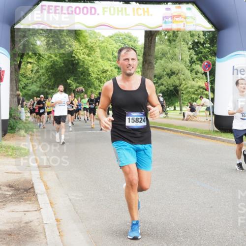 29.06.2025 - hella hamburg halbmarathon MichiJ http://msf.ph/oto/8374226 29.06.2025 10:45:08 Zwischen KM18-KM19 2606, 9835, 10212, 10896, 12735, 13694, 15824, 17455, 18492, 18682 meine-sportfotos.de