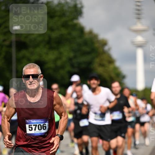 29.06.2025 - hella hamburg halbmarathon Dr. Thomas Lammeyer http://msf.ph/oto/8374288 29.06.2025 09:58:12 Kennedybrücke 1098, 1119, 1171, 1342, 1399, 1750, 1942, 2020, 2222, 2367, 2442, 2470, 2561, 2670, 2842, 2889, 3562, 4017, 4029, 4270, 4816, 5020, 5447, 5706, 5884, 6266, 6290, 6630, 6819, 7087, 7297, 7709, 8142, 8374, 8482, 8576, 8698, 8916, 9051, 9463, 9619, 9924, 10057, 10529, 11422 meine-sportfotos.de