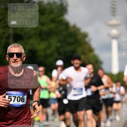 29.06.2025 - hella hamburg halbmarathon Dr. Thomas Lammeyer http://msf.ph/oto/8374321 29.06.2025 09:58:12 Kennedybrücke 1098, 1119, 1171, 1342, 1399, 1750, 1942, 2020, 2222, 2367, 2442, 2470, 2561, 2670, 2842, 2889, 3562, 4017, 4029, 4270, 4816, 5020, 5447, 5706, 5884, 6266, 6290, 6630, 6819, 7087, 7297, 7709, 8142, 8374, 8482, 8576, 8698, 8916, 9051, 9463, 9619, 9924, 10057, 10529, 11422 meine-sportfotos.de