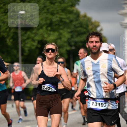 29.06.2025 - hella hamburg halbmarathon Dr. Thomas Lammeyer http://msf.ph/oto/8374384 29.06.2025 10:20:03 Kennedybrücke 1212, 1308, 1651, 2071, 2076, 2436, 2601, 2835, 3167, 4583, 4828, 5046, 5423, 7897, 8057, 8169, 8274, 8554, 8746, 9307, 9601, 9784, 9881, 10292, 10608, 10844, 11113, 11303 meine-sportfotos.de