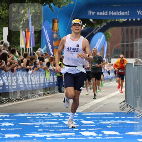 29.06.2025 - hella hamburg halbmarathon Strokosch-Dieckow http://msf.ph/oto/8374385 29.06.2025 10:26:48 Ziel 1065, 5344, 10848, 15023 meine-sportfotos.de
