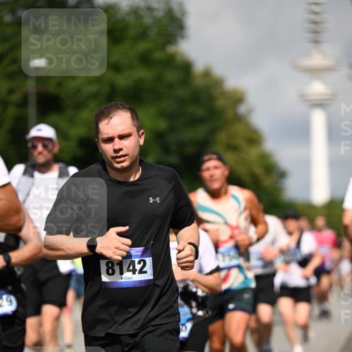 29.06.2025 - hella hamburg halbmarathon Dr. Thomas Lammeyer http://msf.ph/oto/8374415 29.06.2025 09:58:15 Kennedybrücke 1119, 1342, 1399, 1750, 1942, 2020, 2222, 2367, 2442, 2470, 2561, 2670, 2889, 3562, 4017, 4029, 4816, 5020, 5447, 5706, 5884, 6290, 6630, 6819, 6978, 6991, 7087, 7274, 7297, 7709, 8142, 8374, 8482, 8576, 8698, 8916, 9051, 9463, 9710, 9924, 10057, 10529, 11125, 11422 meine-sportfotos.de