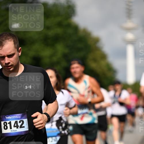 29.06.2025 - hella hamburg halbmarathon Dr. Thomas Lammeyer http://msf.ph/oto/8374454 29.06.2025 09:58:15 Kennedybrücke 1119, 1342, 1399, 1750, 1942, 2020, 2222, 2367, 2442, 2470, 2561, 2670, 2889, 3562, 4017, 4029, 4816, 5020, 5447, 5706, 5884, 6290, 6630, 6819, 6978, 6991, 7087, 7274, 7297, 7709, 8142, 8374, 8482, 8576, 8698, 8916, 9051, 9463, 9710, 9924, 10057, 10529, 11125, 11422 meine-sportfotos.de