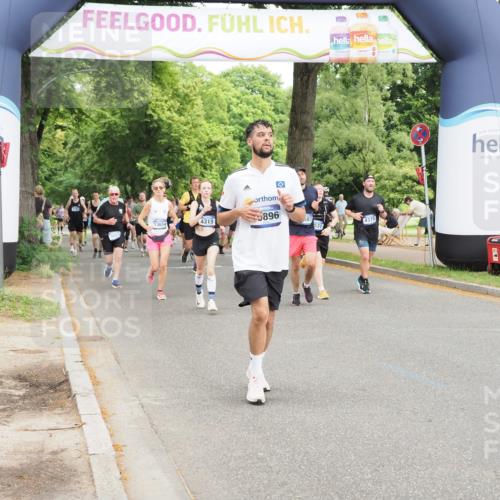 29.06.2025 - hella hamburg halbmarathon MichiJ http://msf.ph/oto/8374468 29.06.2025 10:45:11 Zwischen KM18-KM19 2606, 4319, 6531, 9835, 10212, 10587, 10896, 13654, 13694, 15824 meine-sportfotos.de