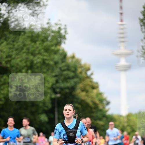 29.06.2025 - hella hamburg halbmarathon Dr. Thomas Lammeyer http://msf.ph/oto/8374471 29.06.2025 10:42:19 Kennedybrücke 1394, 1475, 1578, 1901, 1985, 2124, 3010, 3246, 3286, 3633, 3635, 3636, 3880, 4414, 4921, 5139, 5790, 5875, 6697, 7148, 7244, 7629, 8539, 8696, 9391, 9524, 10025, 10146, 11087, 11152, 11164 meine-sportfotos.de