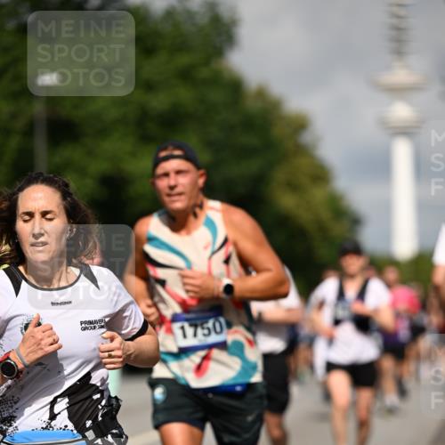 29.06.2025 - hella hamburg halbmarathon Dr. Thomas Lammeyer http://msf.ph/oto/8374482 29.06.2025 09:58:16 Kennedybrücke 1119, 1342, 1399, 1750, 1942, 2020, 2222, 2367, 2442, 2470, 2561, 2670, 2816, 2889, 3562, 4017, 4029, 4816, 5020, 5447, 5706, 5884, 6290, 6630, 6819, 6978, 6991, 7087, 7274, 7297, 7709, 8142, 8374, 8482, 8576, 8698, 8916, 9051, 9463, 9710, 9924, 10057, 10529, 11125, 11422 meine-sportfotos.de