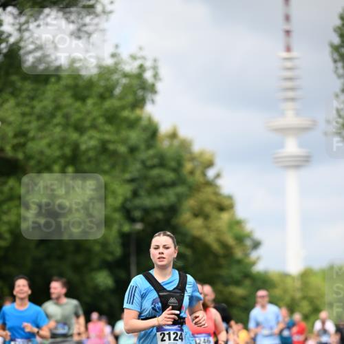 29.06.2025 - hella hamburg halbmarathon Dr. Thomas Lammeyer http://msf.ph/oto/8374493 29.06.2025 10:42:19 Kennedybrücke 1394, 1475, 1578, 1901, 1985, 2124, 3010, 3246, 3286, 3633, 3635, 3636, 3880, 4414, 4921, 5139, 5790, 5875, 6697, 7148, 7244, 7629, 8539, 8696, 9391, 9524, 10025, 10146, 11087, 11152, 11164 meine-sportfotos.de