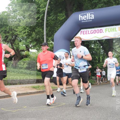 29.06.2025 - hella hamburg halbmarathon KatJ http://msf.ph/oto/8374500 29.06.2025 10:24:12 Zwischen KM18-KM19 1344, 4050, 4740, 7466 meine-sportfotos.de