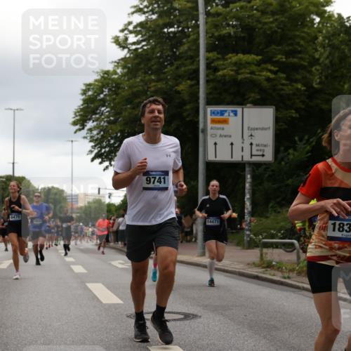29.06.2025 - hella hamburg halbmarathon Yannick Fuchs http://msf.ph/oto/8374516 29.06.2025 10:53:57 20KM 1019, 1544, 2011, 2167, 2730, 3169, 3780, 4379, 4986, 5272, 6327, 6470, 7259, 7824, 8030, 8326, 8481, 8749, 8807, 9741, 10271, 10281, 10301, 11114, 11158, 11159, 11250, 12406, 12422, 12446, 13036, 13847, 13993, 14471, 14823, 15083, 15525, 15673, 15914, 16439, 16530, 16608, 17860, 18130, 18200, 18202, 18377, 18624, 19178 meine-sportfotos.de