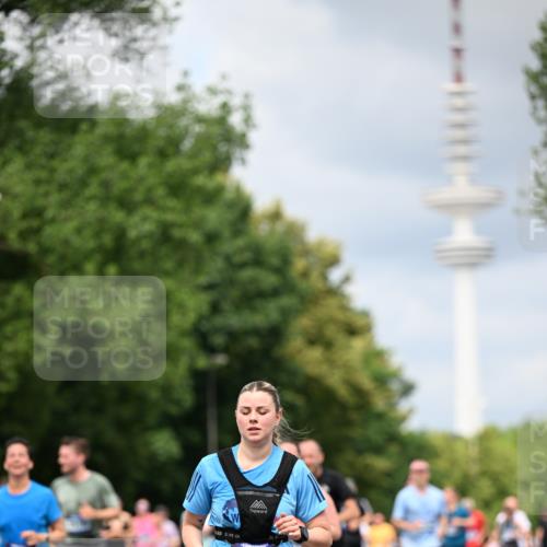 29.06.2025 - hella hamburg halbmarathon Dr. Thomas Lammeyer http://msf.ph/oto/8374547 29.06.2025 10:42:19 Kennedybrücke 1394, 1475, 1578, 1901, 1985, 2124, 3010, 3246, 3286, 3633, 3635, 3636, 3880, 4414, 4921, 5139, 5790, 5875, 6697, 7148, 7244, 7629, 8539, 8696, 9391, 9524, 10025, 10146, 11087, 11152, 11164 meine-sportfotos.de