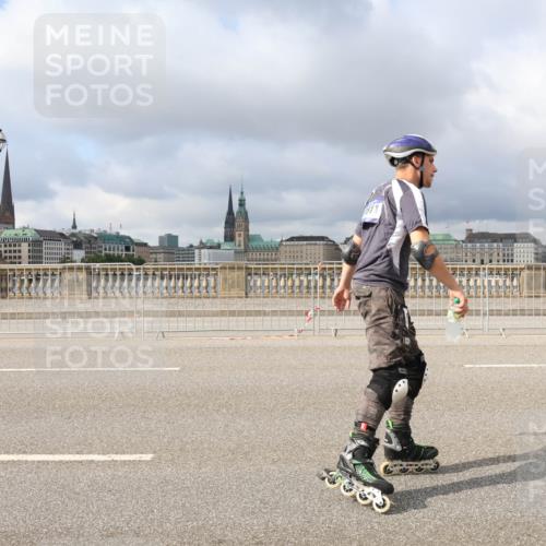 29.06.2025 - hella hamburg halbmarathon Lena Gebhardt http://msf.ph/oto/8374563 29.06.2025 09:12:25 Lombardsbrücke 13 meine-sportfotos.de