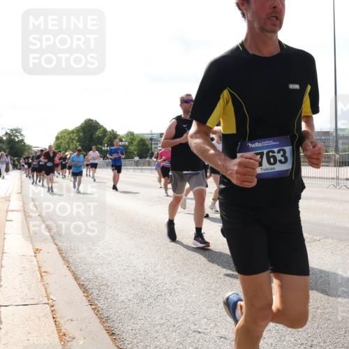 29.06.2025 - hella hamburg halbmarathon Lena Gebhardt http://msf.ph/oto/8374571 29.06.2025 10:02:23 Lombardsbrücke 763, 1128, 1254, 1364, 1432, 1453, 1702, 1733, 2142, 2322, 2323, 2685, 2712, 2819, 3169, 3225, 3780, 3976, 4066, 4286, 4985, 5742, 5763, 6166, 6295, 6322, 6327, 6595, 6708, 6860, 7031, 7049, 7189, 7223, 7243, 7323, 7869, 7888, 8003, 8364, 8662, 8749, 9020, 9021, 9131, 9156, 9353, 9554, 9741, 9928, 9986, 10177, 10295, 10539, 10866, 11191, 11515, 11554, 11670, 11702, 11782, 11871, 11938, 12315, 12316, 12491, 14471, 14660, 14677, 16420 meine-sportfotos.de