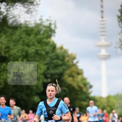 29.06.2025 - hella hamburg halbmarathon Dr. Thomas Lammeyer http://msf.ph/oto/8374621 29.06.2025 10:42:19 Kennedybrücke 1394, 1475, 1578, 1901, 1985, 2124, 3010, 3246, 3286, 3633, 3635, 3636, 3880, 4414, 4921, 5139, 5790, 5875, 6697, 7148, 7244, 7629, 8539, 8696, 9391, 9524, 10025, 10146, 11087, 11152, 11164 meine-sportfotos.de