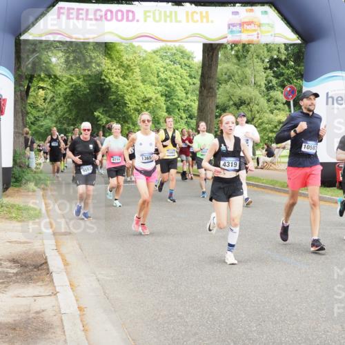 29.06.2025 - hella hamburg halbmarathon MichiJ http://msf.ph/oto/8374641 29.06.2025 10:45:13 Zwischen KM18-KM19 4319, 4379, 6531, 9553, 10212, 10587, 10896, 13654, 13694, 15229, 15824, 16206 meine-sportfotos.de