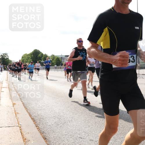 29.06.2025 - hella hamburg halbmarathon Lena Gebhardt http://msf.ph/oto/8374649 29.06.2025 10:02:23 Lombardsbrücke 1500, 9021, 3, 1128, 1254, 1364, 1432, 1453, 1702, 1733, 2142, 2322, 2323, 2685, 2712, 2819, 3169, 3225, 3780, 3976, 4066, 4286, 4985, 5742, 5763, 6166, 6295, 6322, 6327, 6595, 6708, 6860, 7031, 7049, 7189, 7223, 7243, 7323, 7869, 7888, 8003, 8364, 8662, 8749, 9020, 9021, 9131, 9156, 9353, 9554, 9741, 9928, 9986, 10177, 10295, 10539, 10866, 11191, 11515, 11554, 11670, 11702, 11782, 11871, 11938, 12315, 12316, 12491, 14471, 14660, 14677, 16420 meine-sportfotos.de