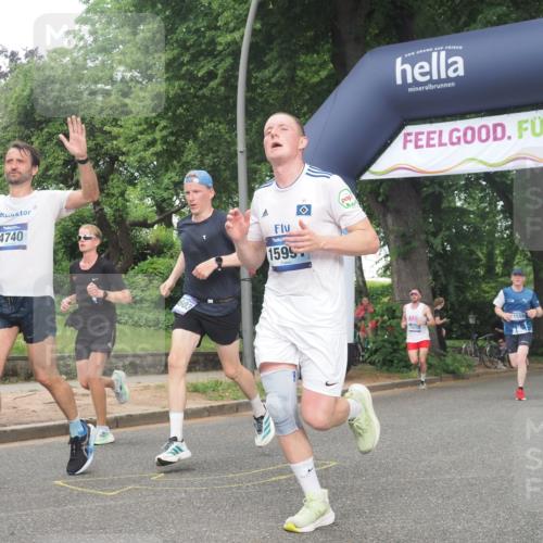 29.06.2025 - hella hamburg halbmarathon KatJ http://msf.ph/oto/8374674 29.06.2025 10:24:13 Zwischen KM18-KM19 1344, 4050, 4740, 7466 meine-sportfotos.de